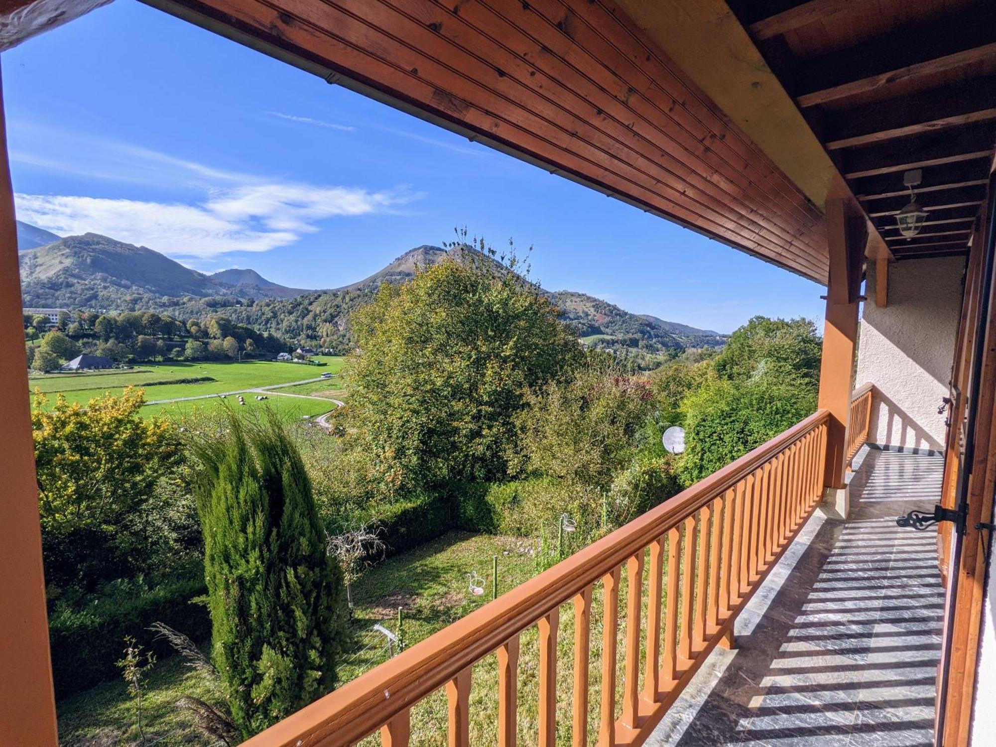 La Bigourdane Grand Gite Confortable & Spa Campan Exterior photo