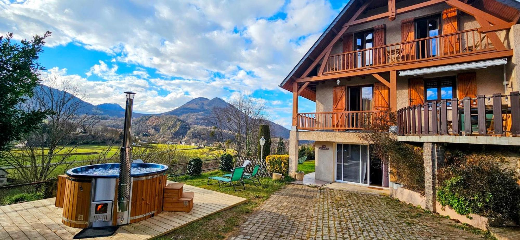 La Bigourdane Grand Gite Confortable & Spa Campan Exterior photo